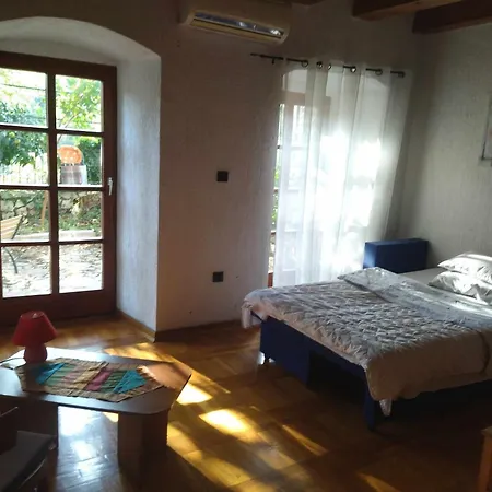 Zelena Oaza U Centru Grada Homestay